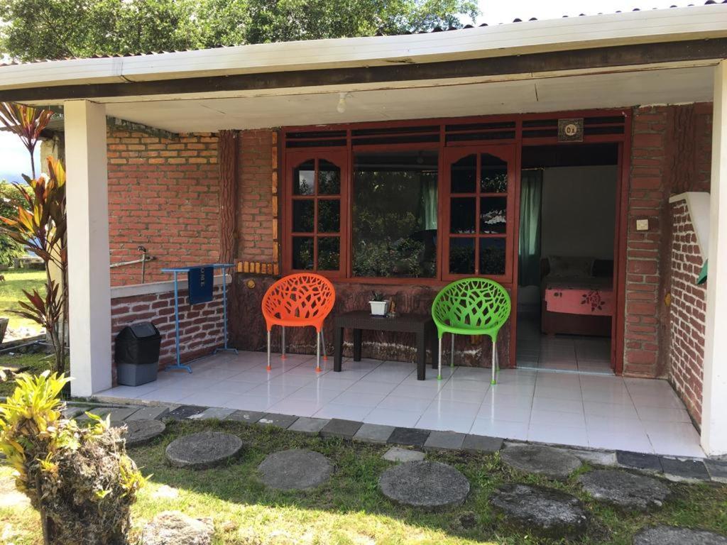 Hisar Guest House Tuk Tuk Exterior photo